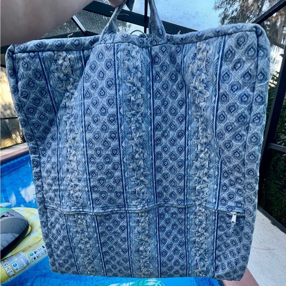 LONGABERGER THE TRAVEL SERIES BLUE FLORAL WEEKENDER GARMENT BAG - Picture 12 of 13